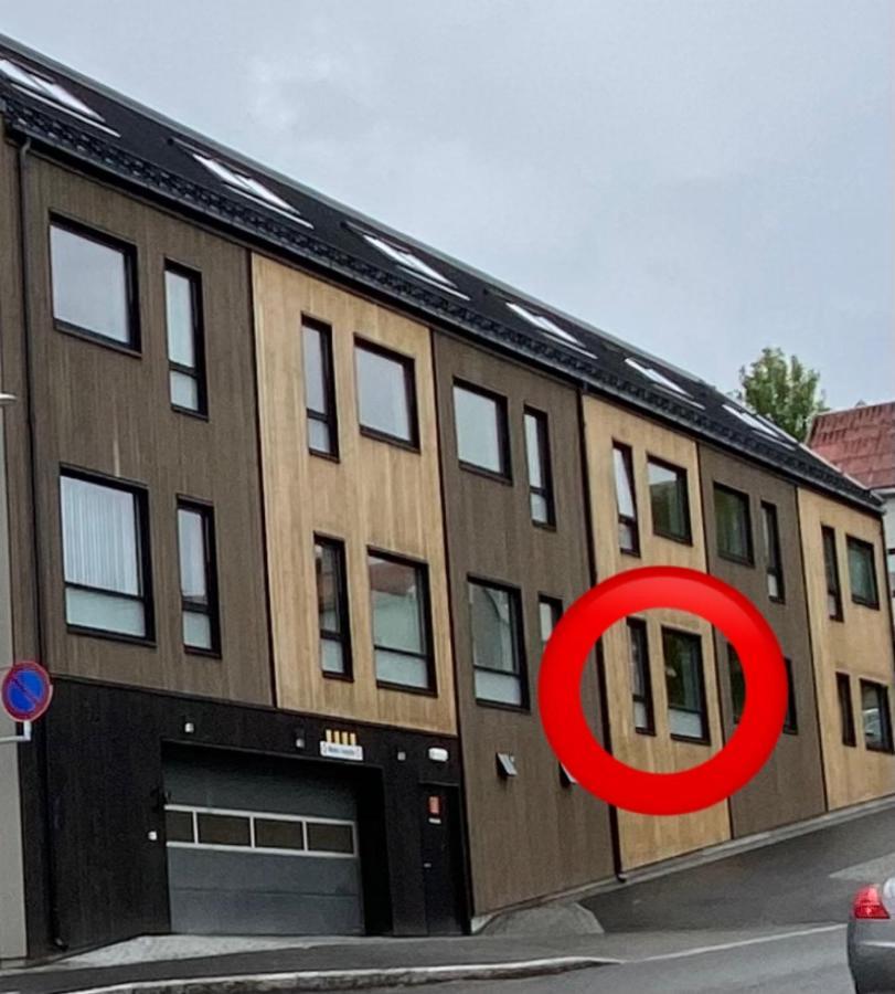 New Central Apartment In Тромсе Екстер'єр фото